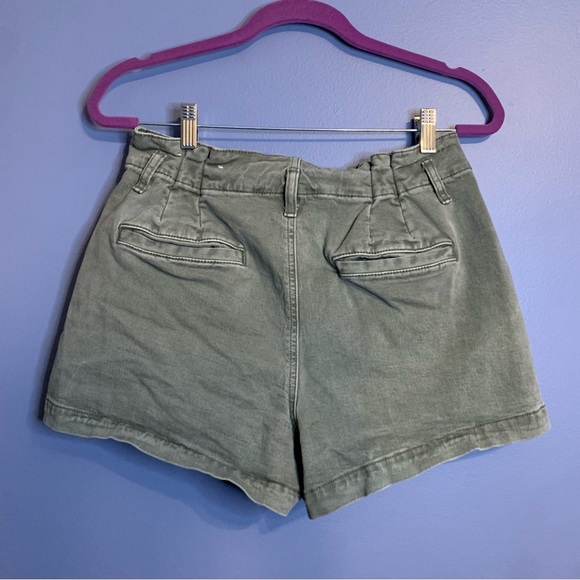 American Eagle Highest Rise Mom Short in Green - Size 8 - Picture 2 of 6